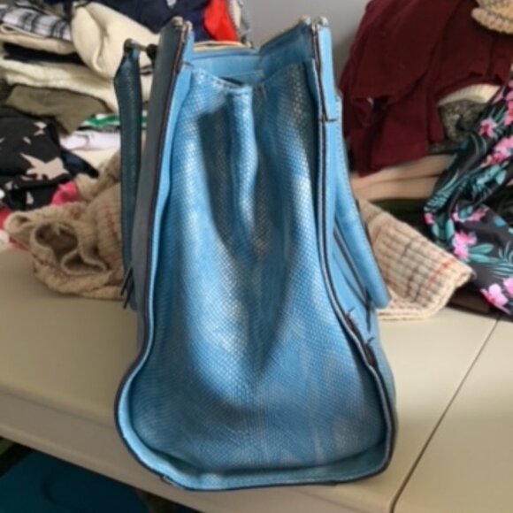 10. RARE VINTAGE Guess Grayson Blue Snakeskin Satchel - Picture 8 of 13